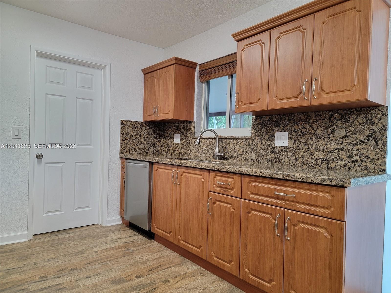 5721 Jefferson Street — photo 10
