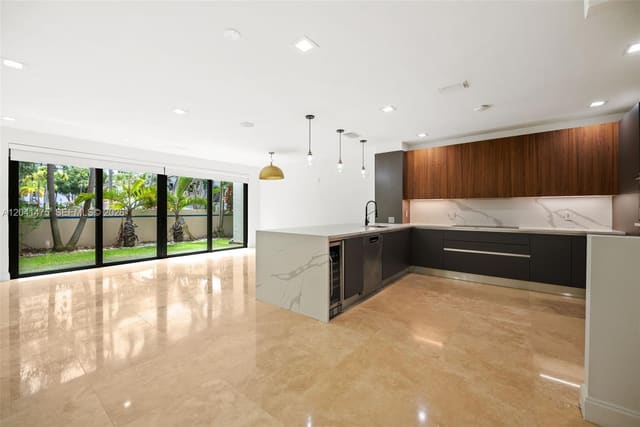 21387 Marina Cove Circle 12-F, Aventura, FL 33180