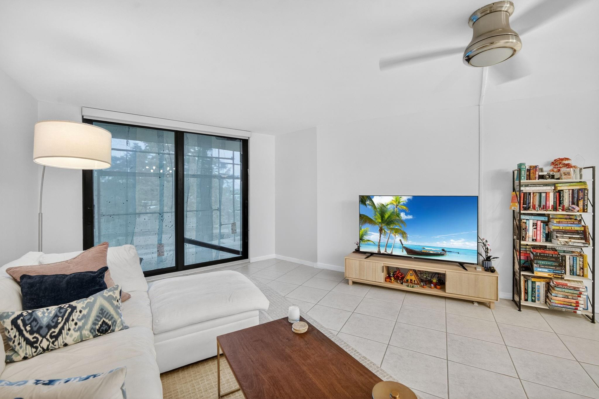 3900 N Hills Drive 306-, Hollywood, FL 33021, Hollywood