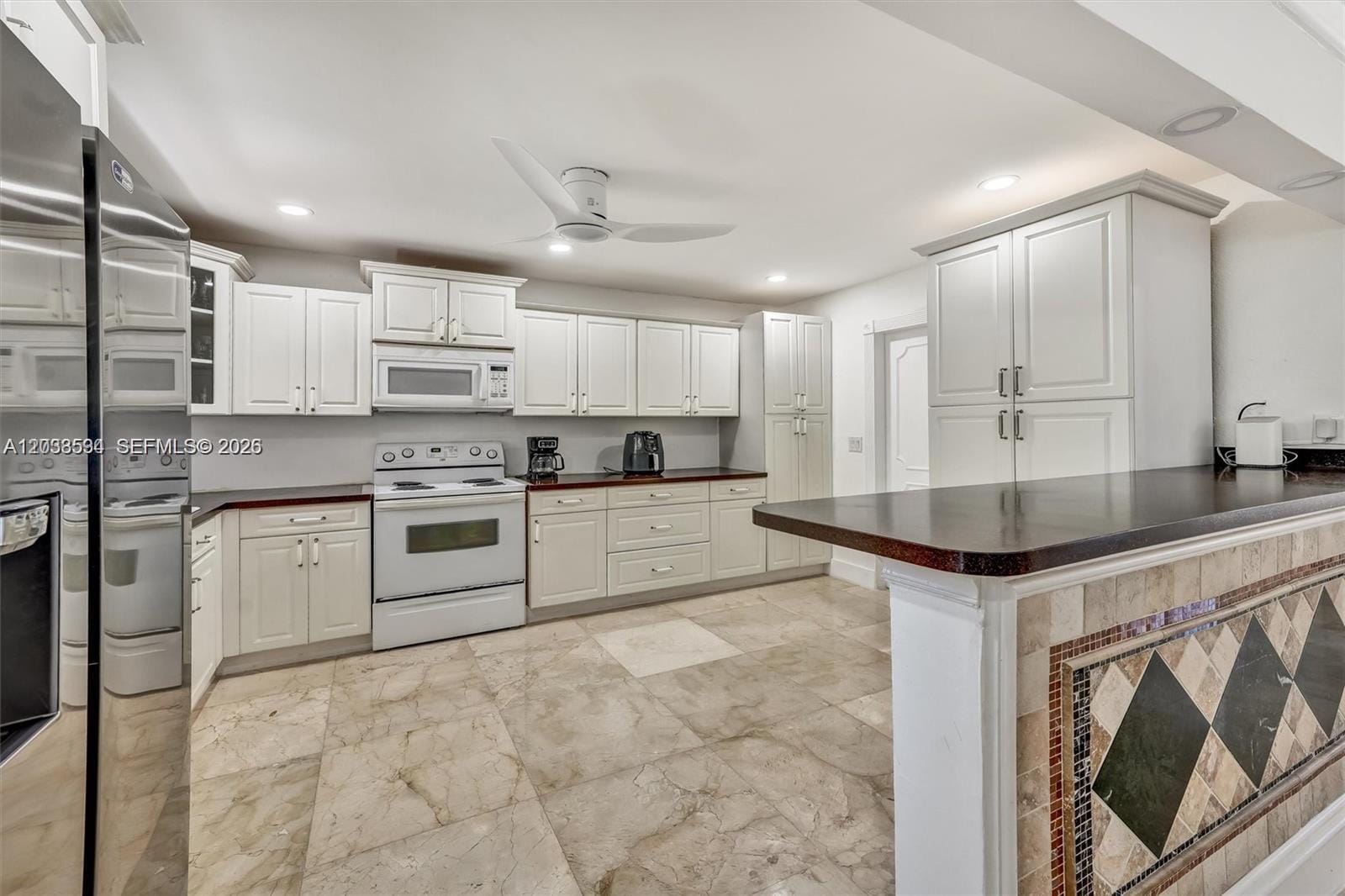 814 NE 4th Street, Hallandale Beach, FL 33009 photo 23