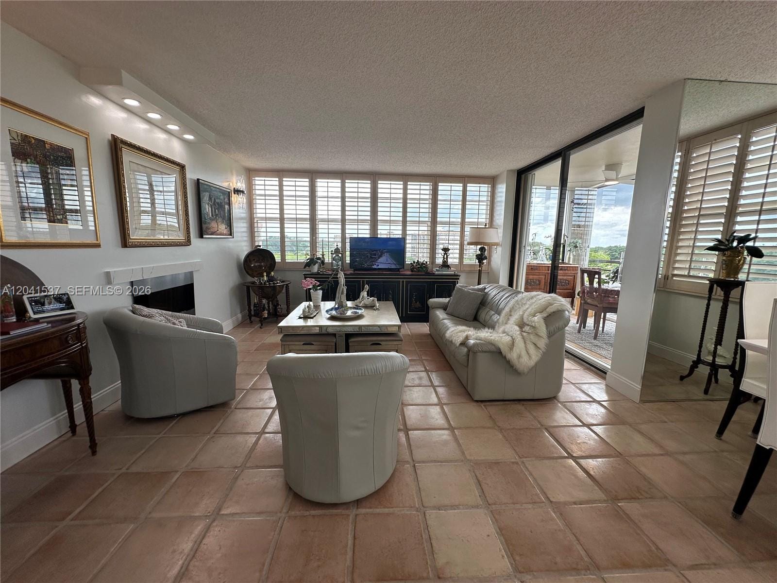 1200 Saint Charles Place 618 — photo 1