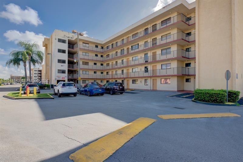 9915 W Okeechobee Road 2404, Hialeah Gardens, FL 33016, Hialeah Gardens