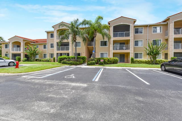 1590 S 42nd Circle 106, Laguna Of Vero Beach, Vero Beach, FL