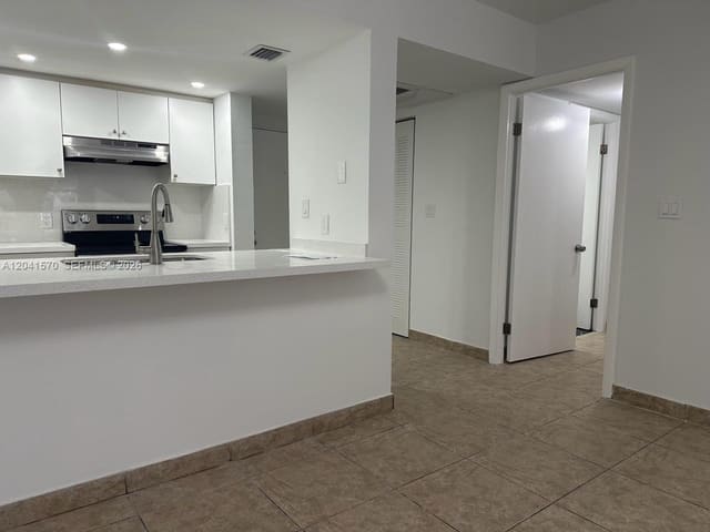 8100 Geneva Court 142, Las Vistas At Doral, Doral, FL