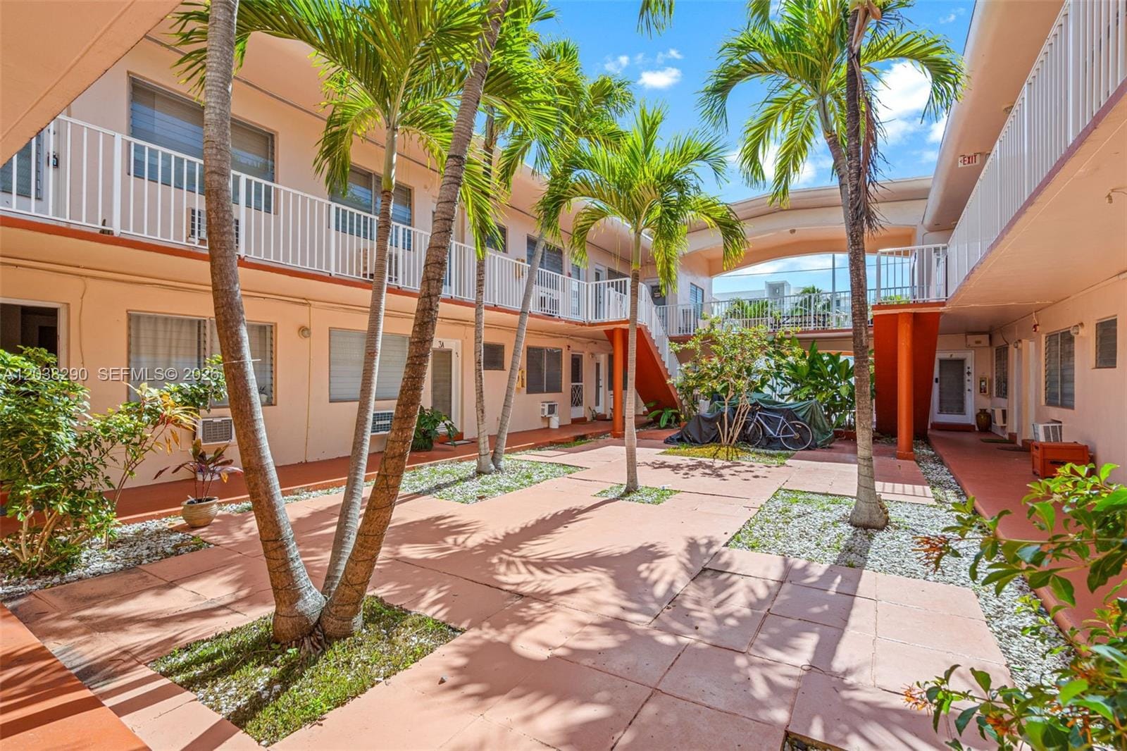 7840 Harding Avenue 3, Miami Beach, FL 33141 photo 2