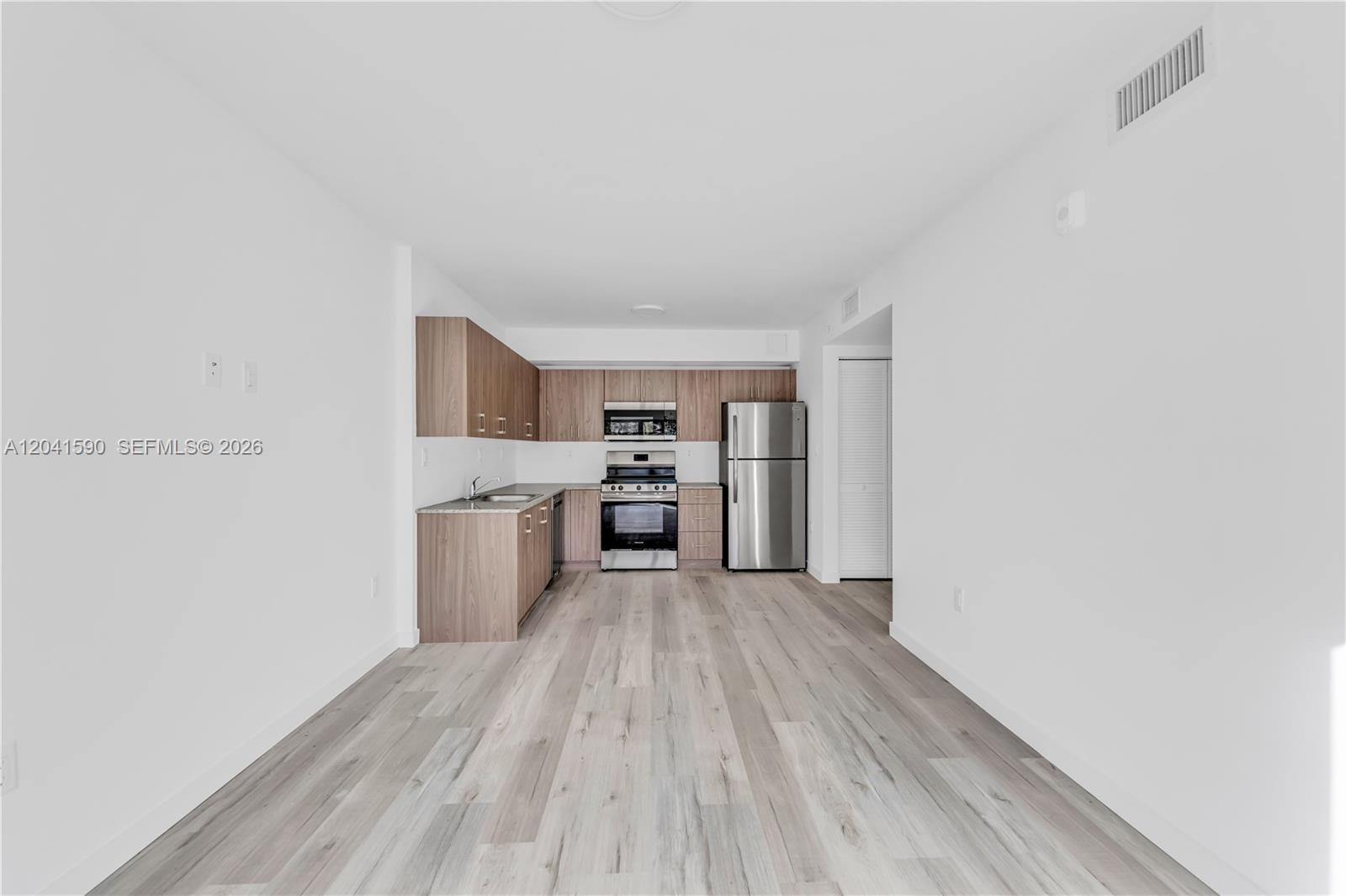 175 NW 160th Street 117, North Miami Beach, FL 33169, North Miami Beach