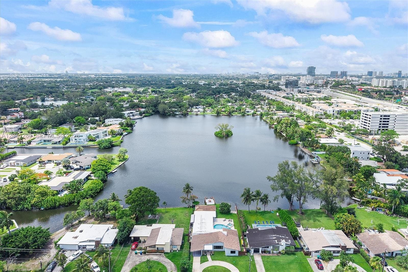 2531 NE 195th Street, Miami, FL 33180 photo 4