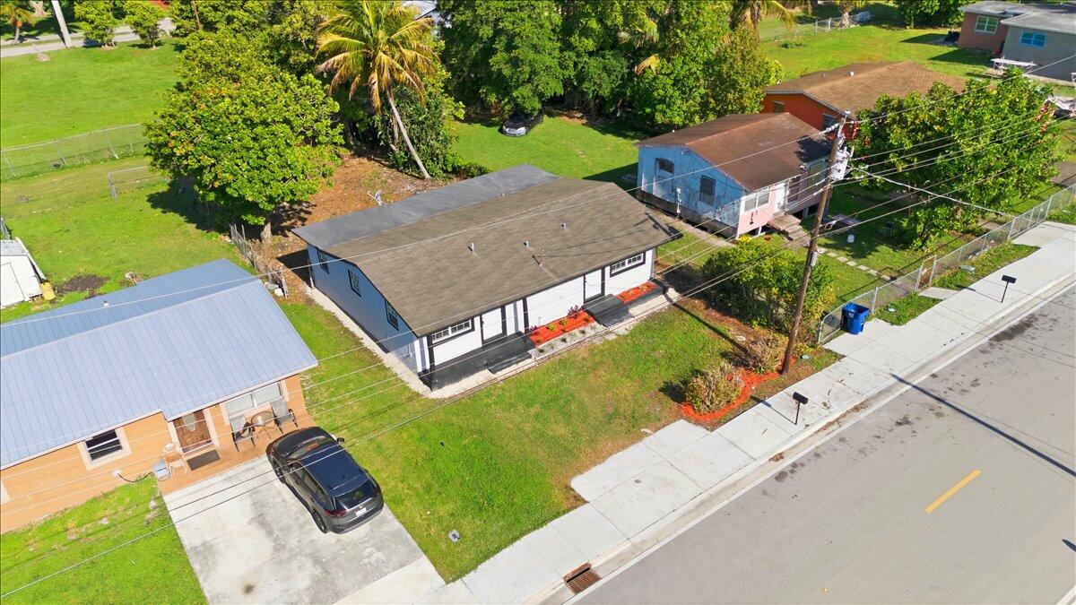 270 SW 10th Avenue 1, South Bay, FL 33493, South Bay