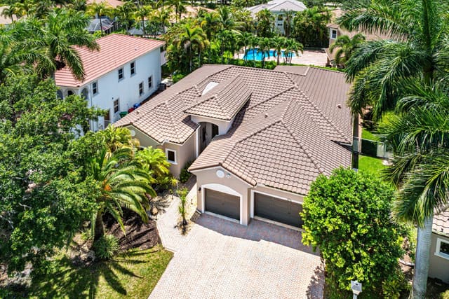 876 NW 123rd Drive, Coral Springs, FL 33071