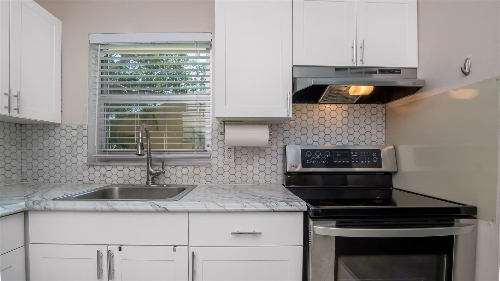 5186 NE 6th Avenue 710 — photo 10