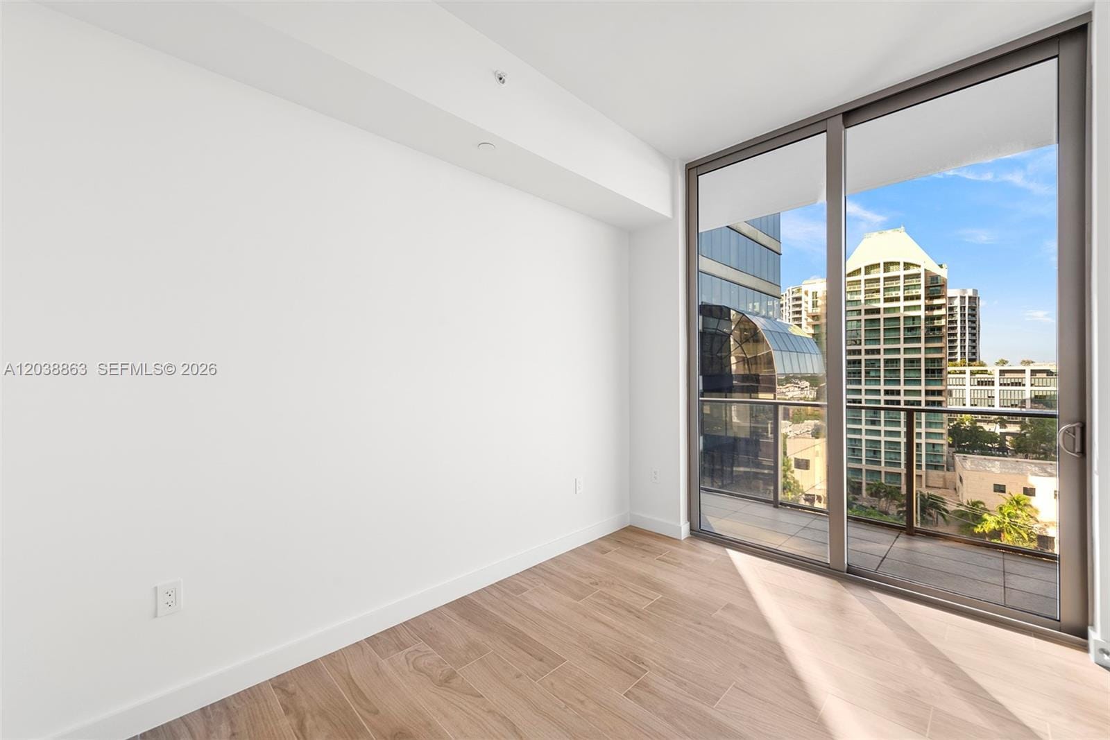 2678 Tigertail Avenue 1005 — photo 10