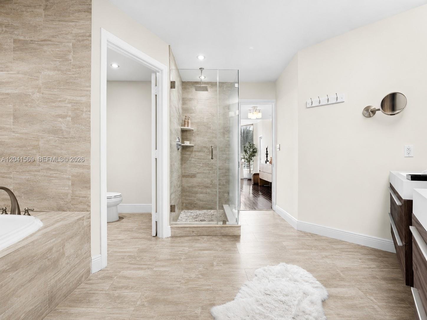 2645 S Bayshore Drive 304 — photo 9