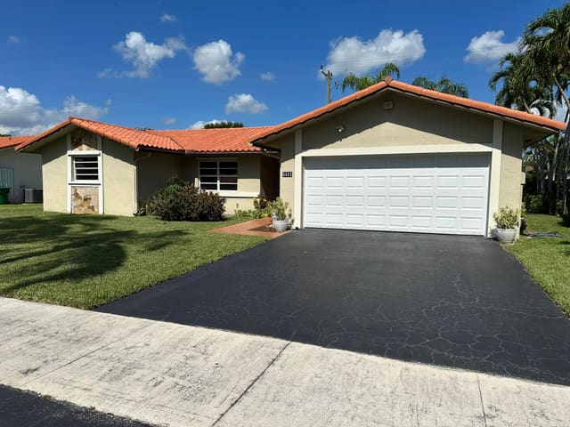 5511 SW 114th Avenue, Forest Lake, Cooper City, FL