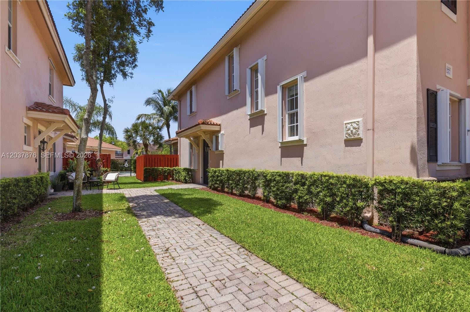 277 Las Brisas Circle, Sunrise, FL 33326 photo 2