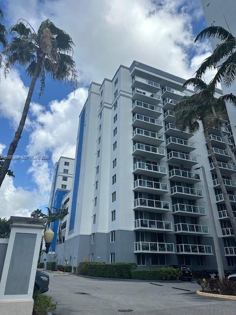 5091 NW 7th Street 1008, Miami, FL 33126, Miami
