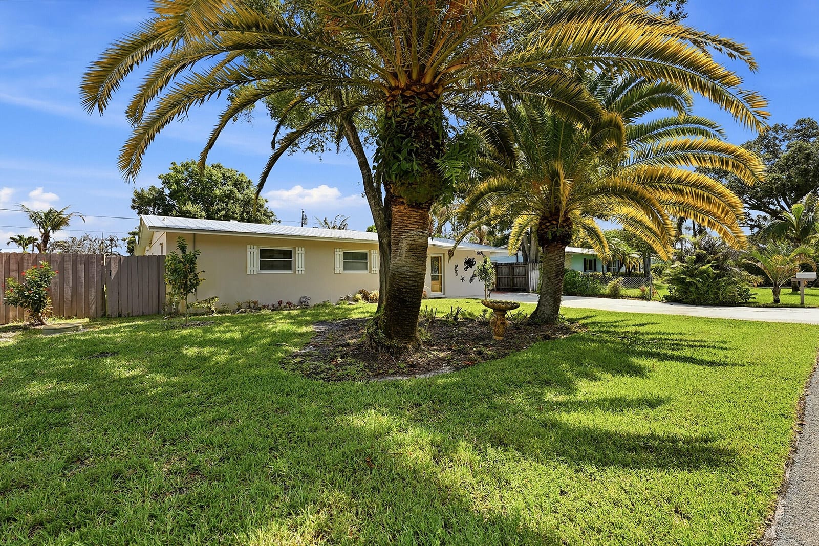 1095 NE Tuxedo Terrace, Jensen Beach, FL 34957 photo 3