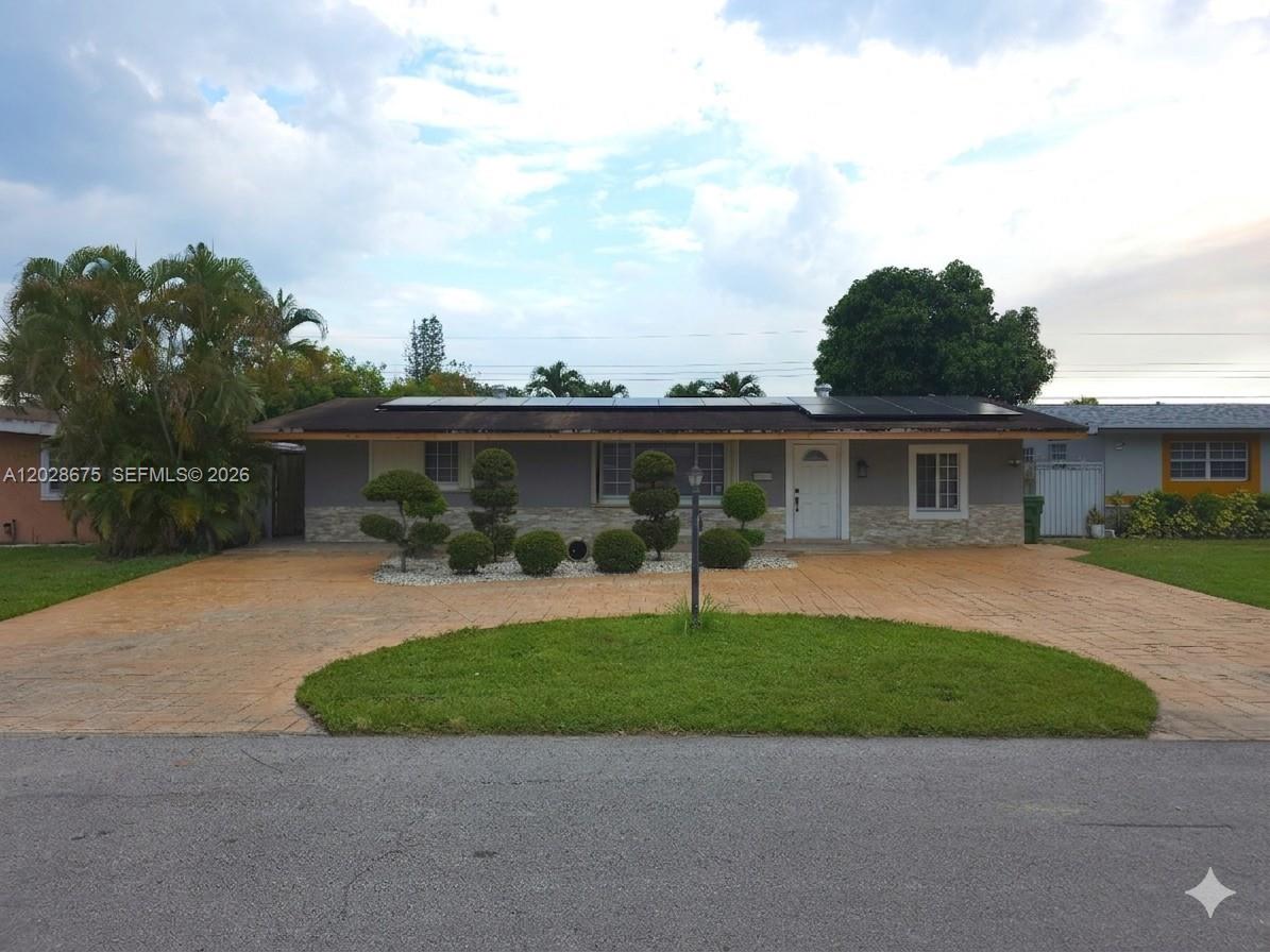 8420 NW 10th Street, Pembroke Pines, FL 33024, Pembroke Pines