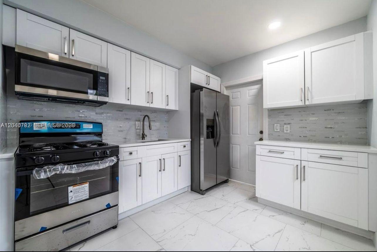 425 NW 14th Way, Fort Lauderdale, FL 33311, Fort Lauderdale
