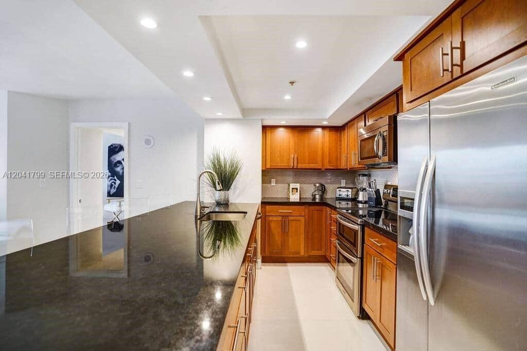 1717 N Bayshore Drive A-2056 — photo 5