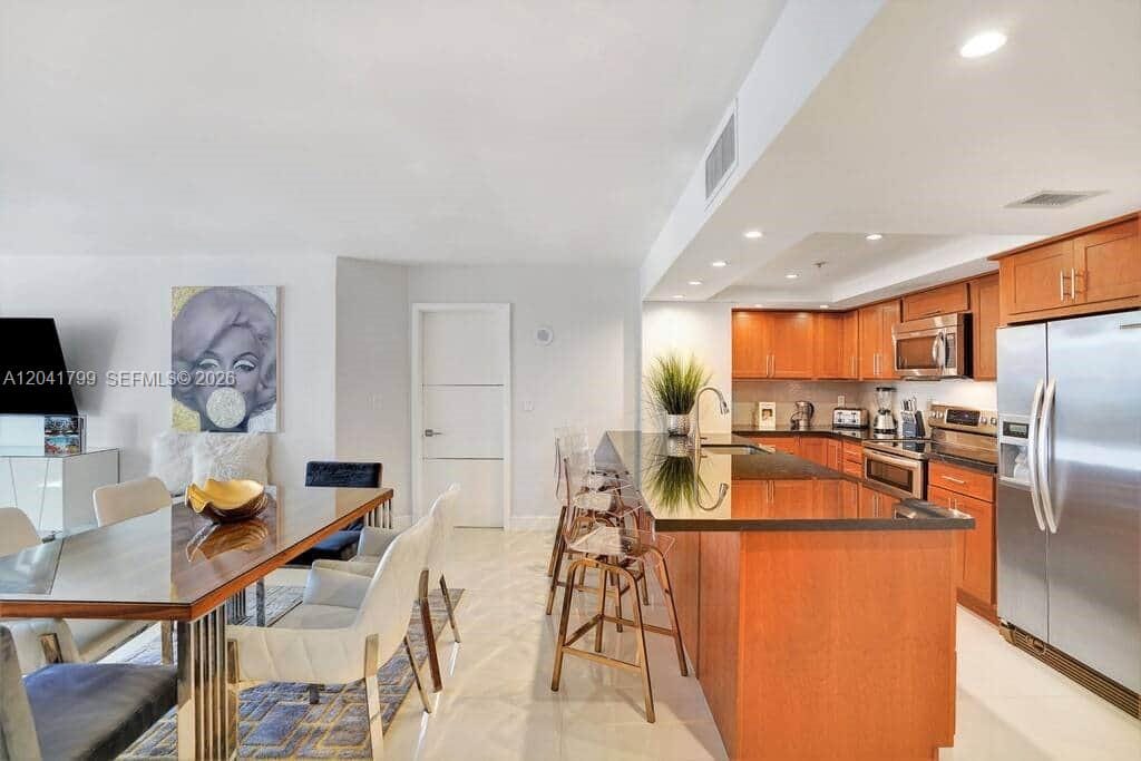 1717 N Bayshore Drive A-2056 — photo 6