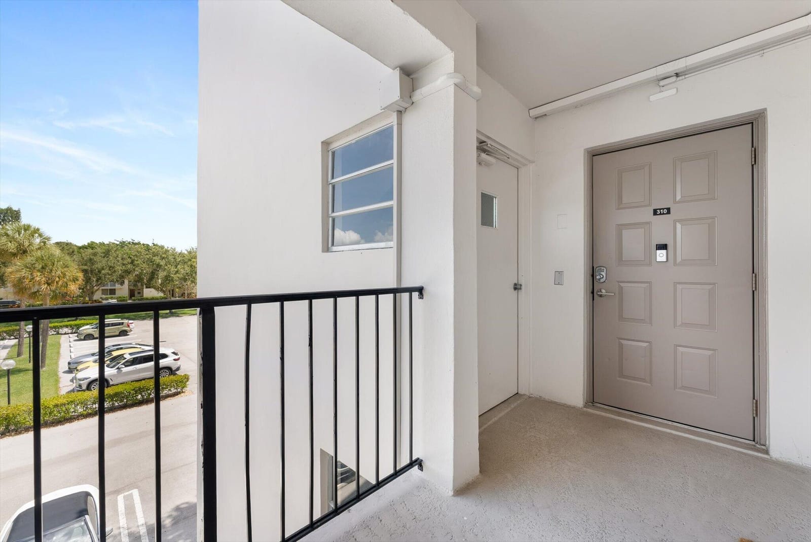 3200 N Palm Aire Drive 310 — photo 2