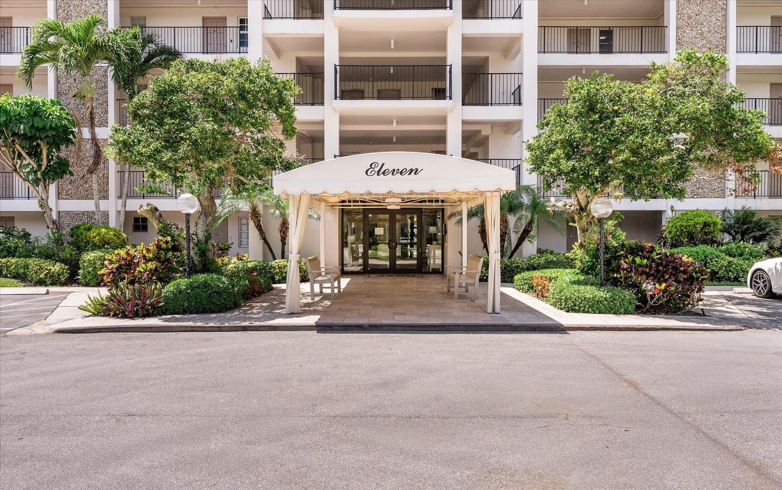 3200 N Palm Aire Drive 310 — photo 3
