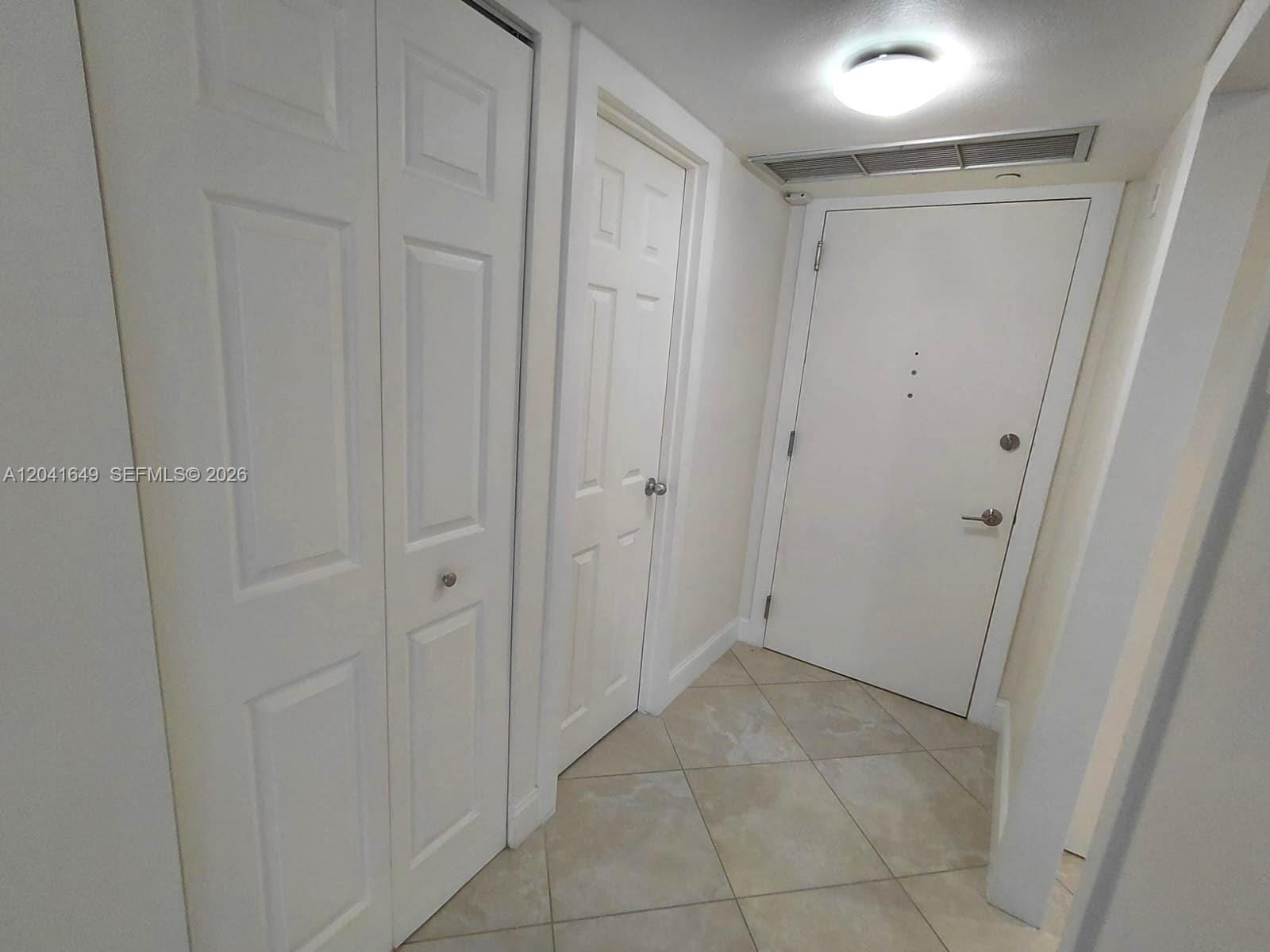 5701 Collins Avenue 619 — photo 8