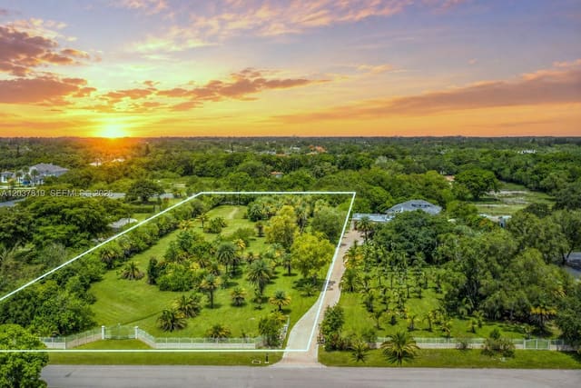 5567 SW 136th Avenue, Southwest Ranches, FL 33330