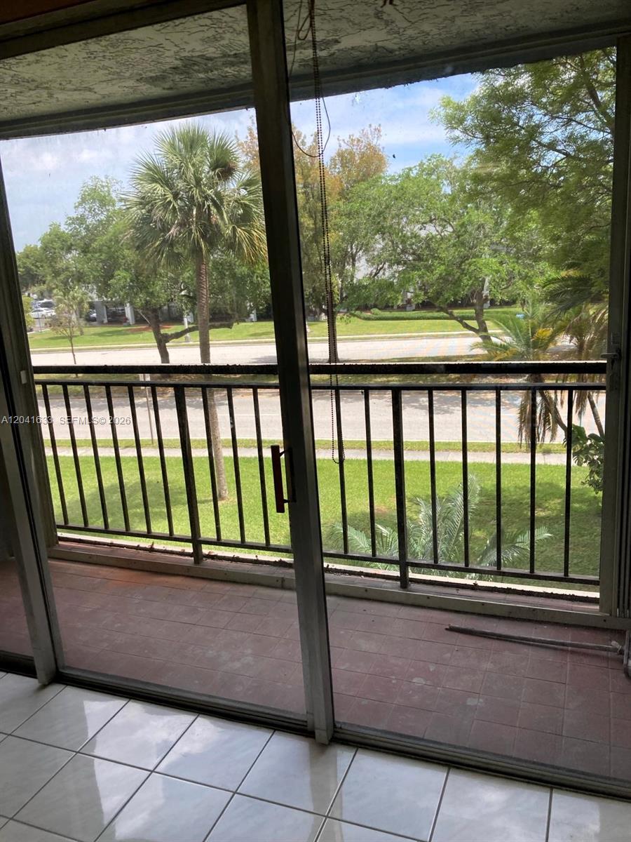 210 Fontainebleau Boulevard 306, Miami, FL 33172, Miami