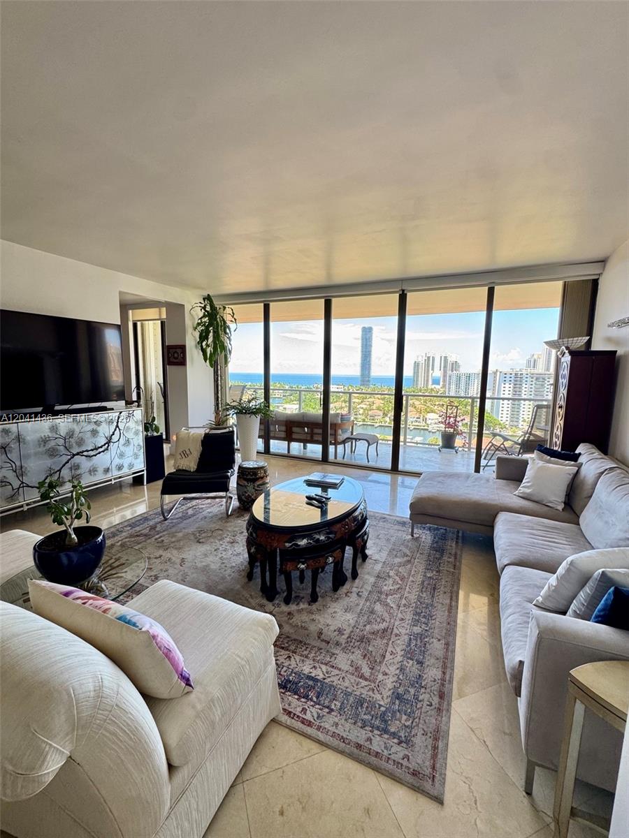 19500 Turnberry Way 15F, Aventura, FL 33180, Aventura