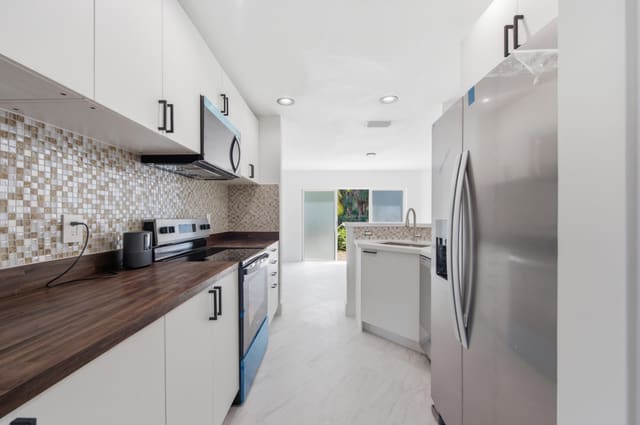 2824 NW 99th Terrace, Waterford Crossings, Sunrise, FL