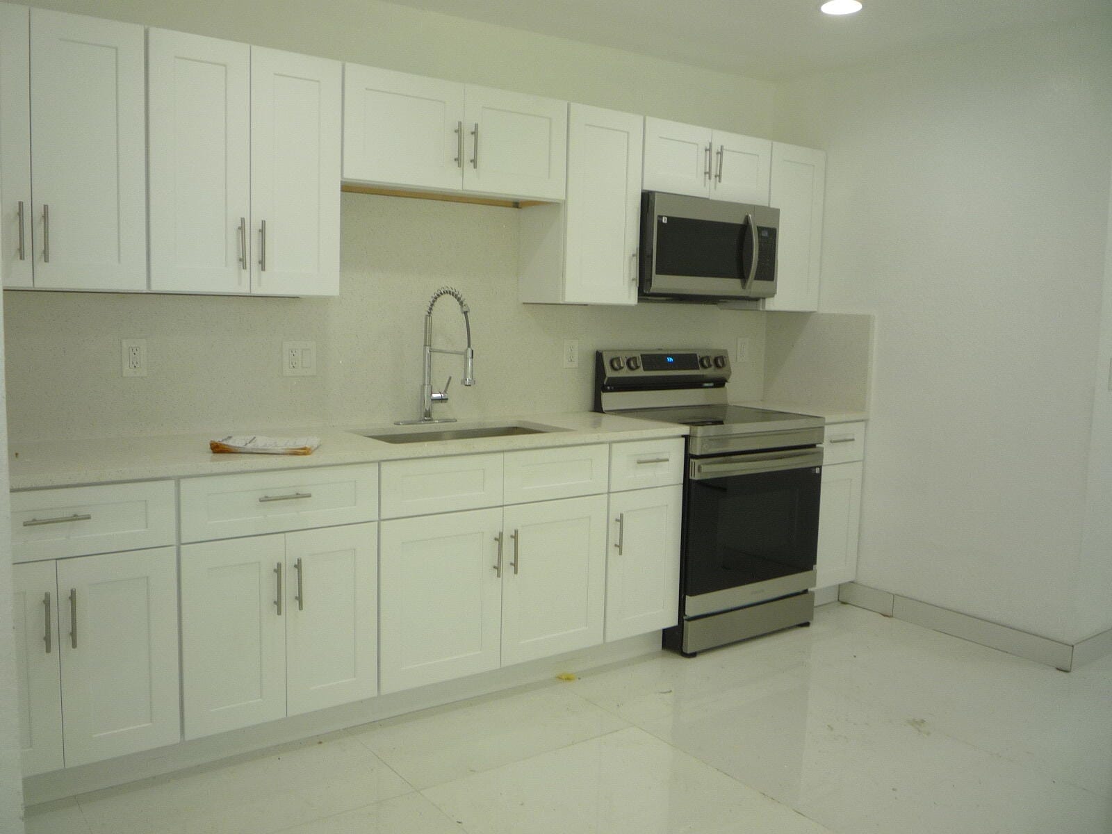 2162 NW 28th Street, Oakland Park, FL 33311 photo 3