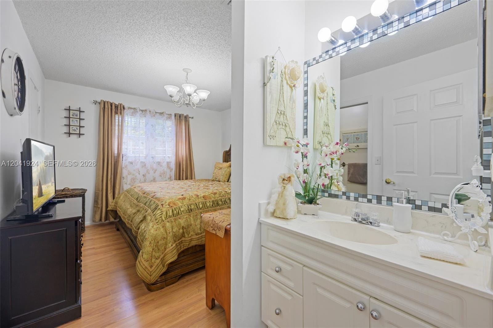 906 SW 8th Avenue, Hallandale Beach, FL 33009 photo 16