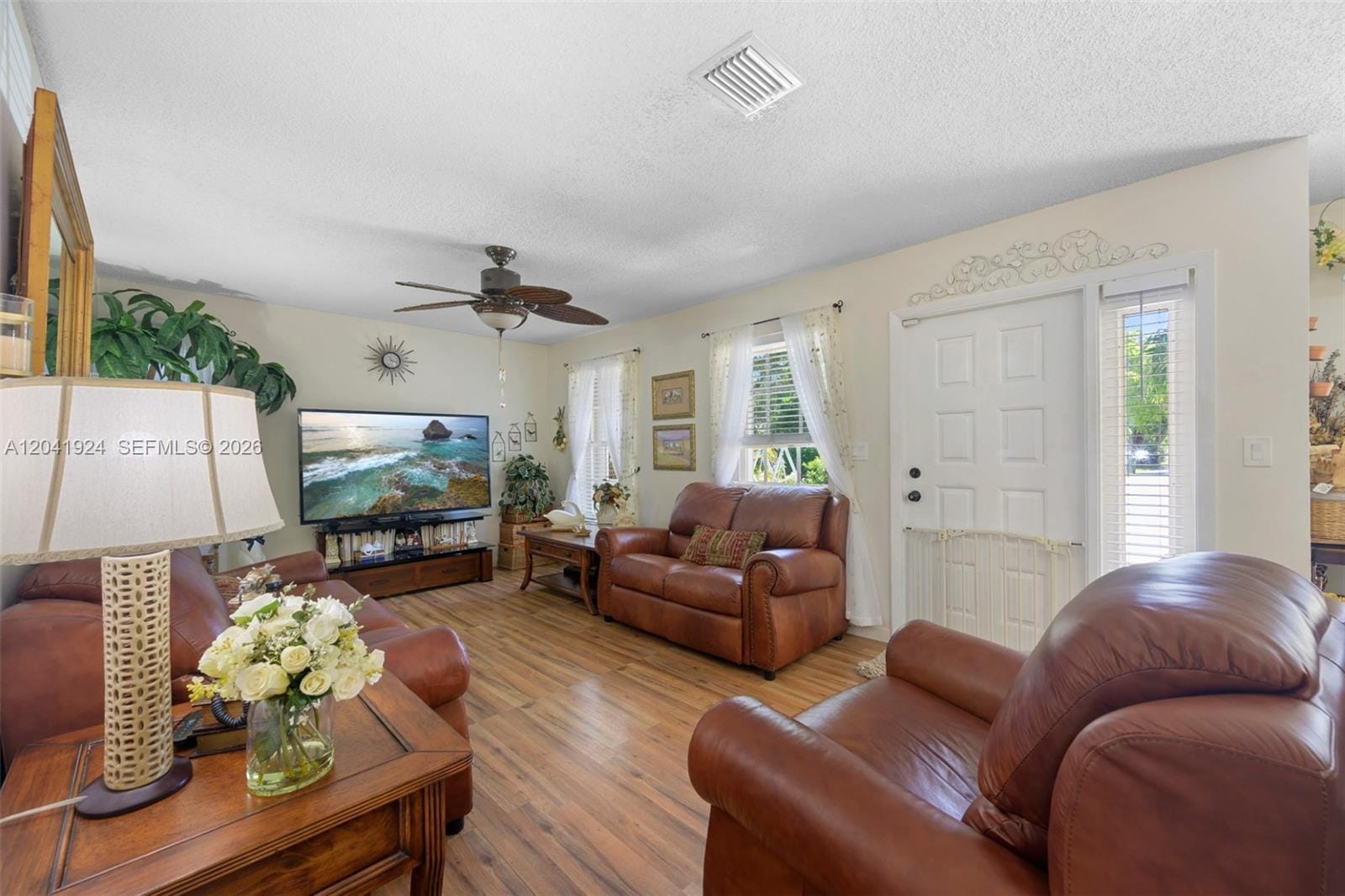 906 SW 8th Avenue — photo 3