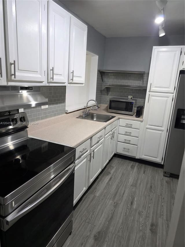 8065 SW 107th Avenue 202, The Horizons, Miami, FL