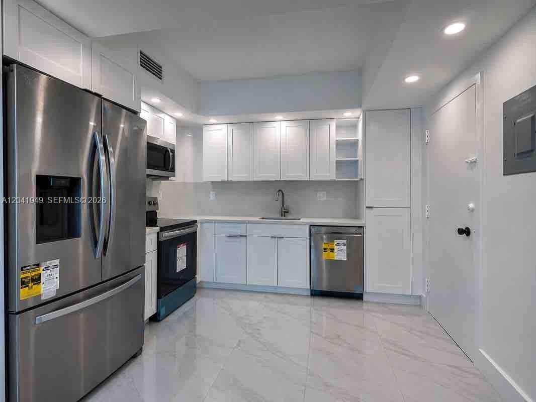 500 Bayview Drive 232, Sunny Isles Beach, FL 33160, Sunny Isles Beach
