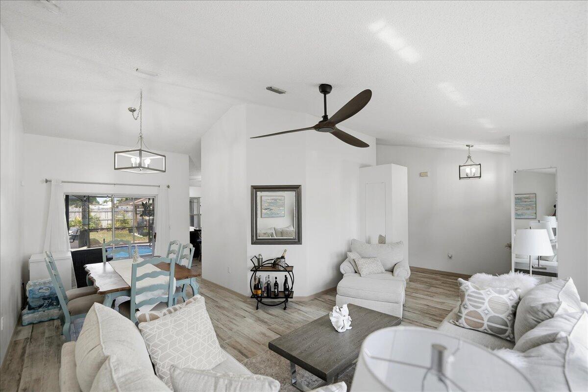 270 Avens Road NE — photo 11