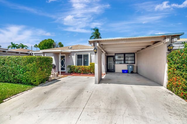 14882 Wildflower Lane, Camelot Village, Delray Beach, FL