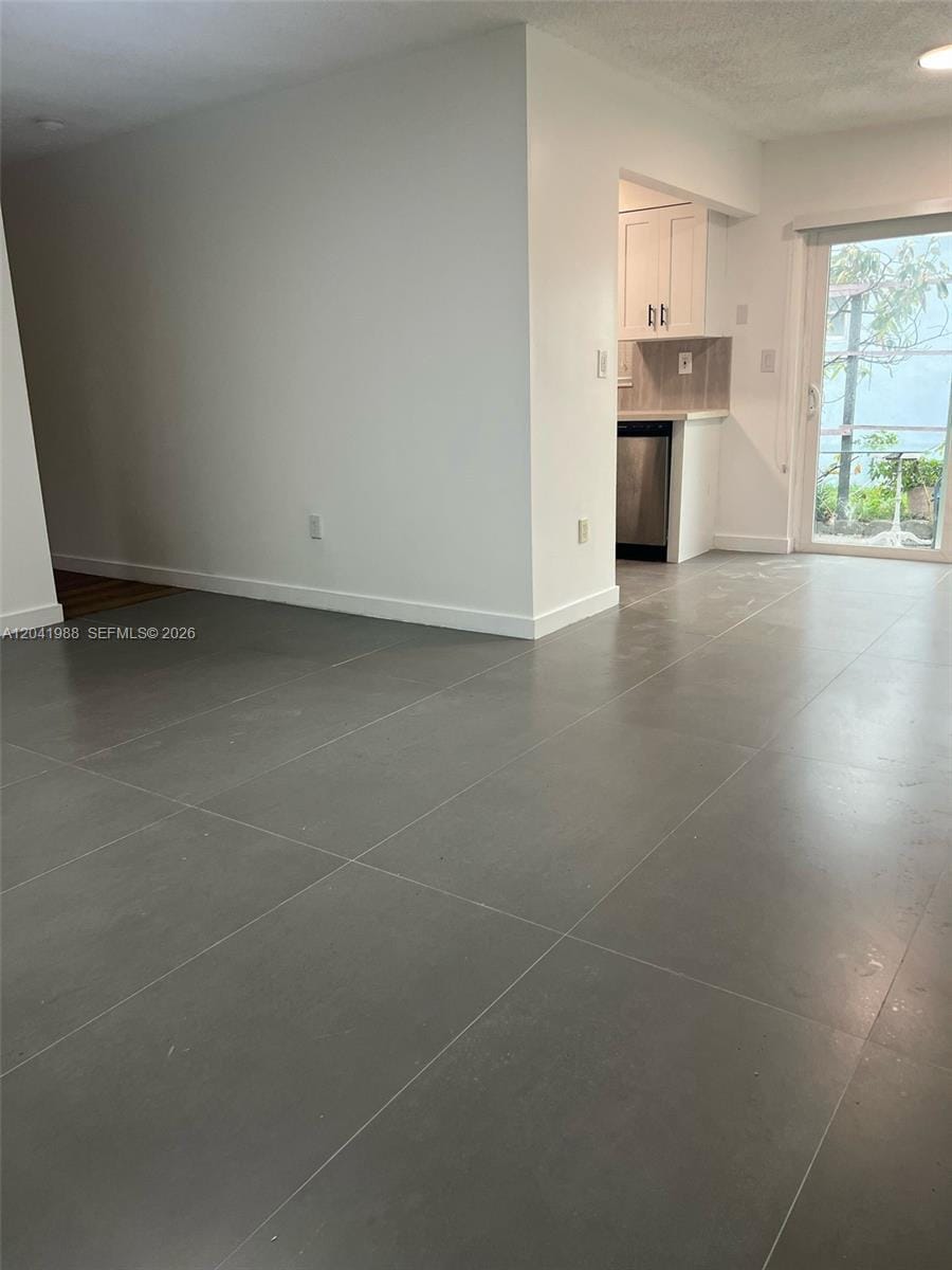2611 NE 204th Terrace — photo 2