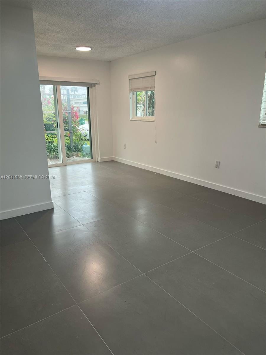 2611 NE 204th Terrace — photo 3