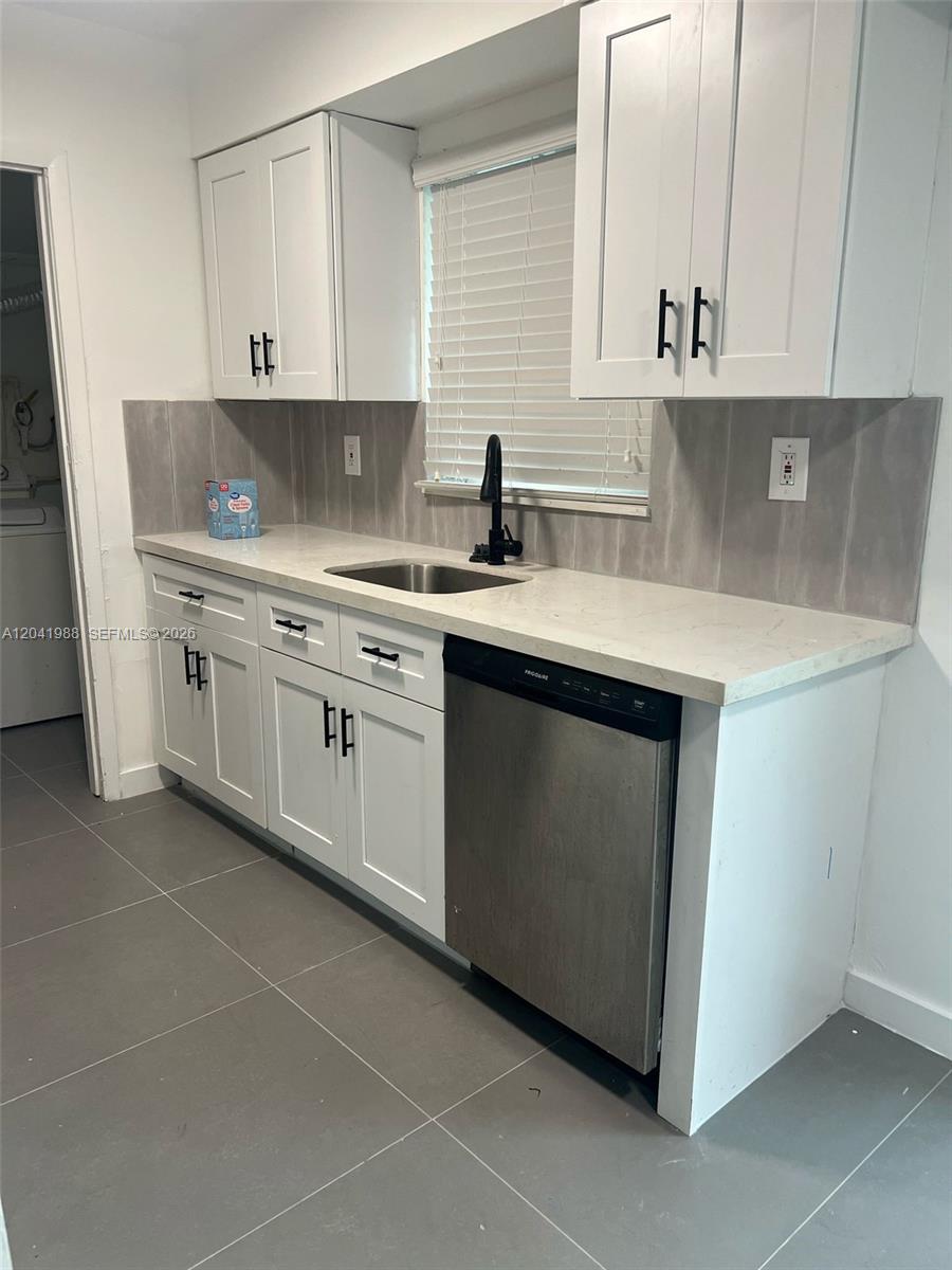 2611 NE 204th Terrace, Miami, FL 33180, Miami