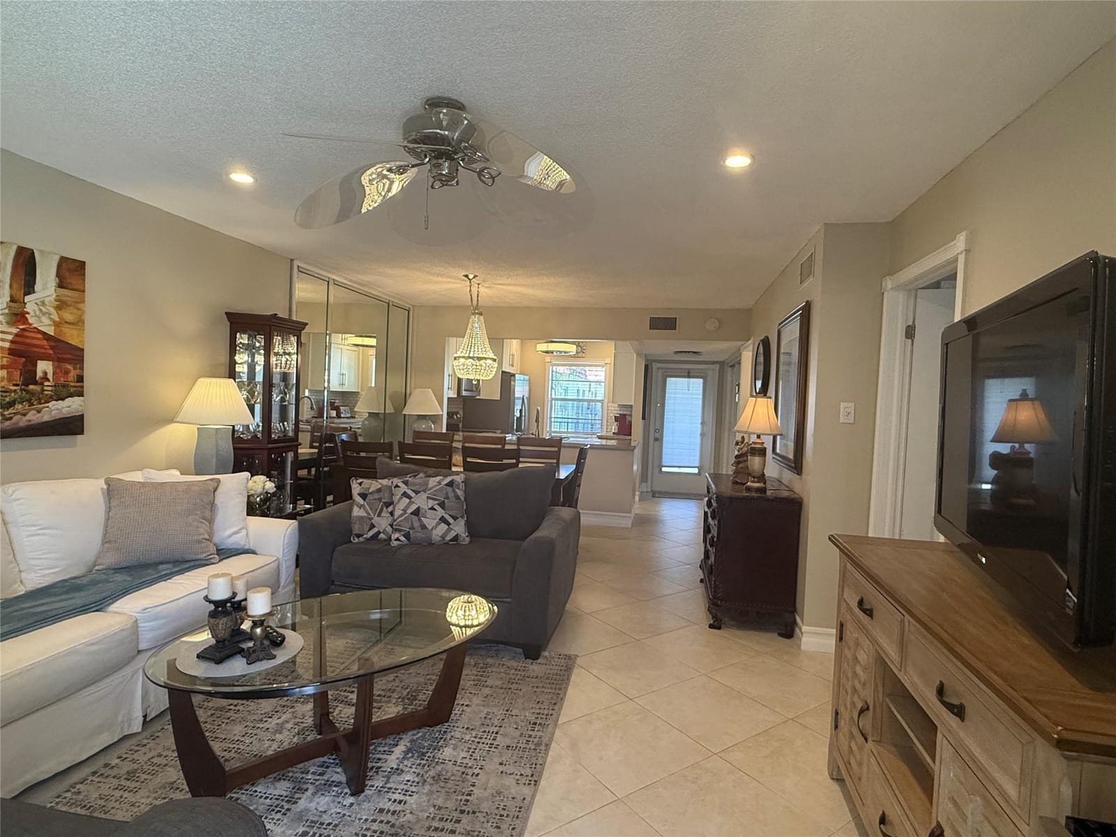 32 Abbey Lane 207 — photo 3
