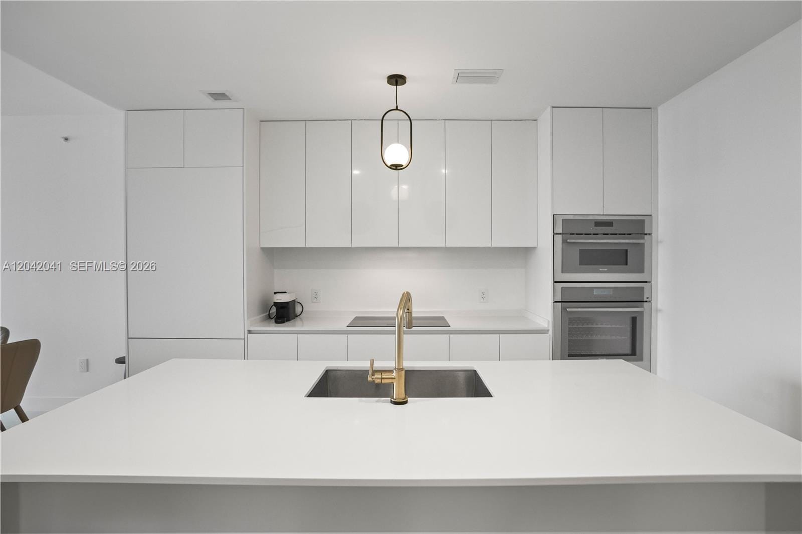 700 NE 24 3905 — photo 8