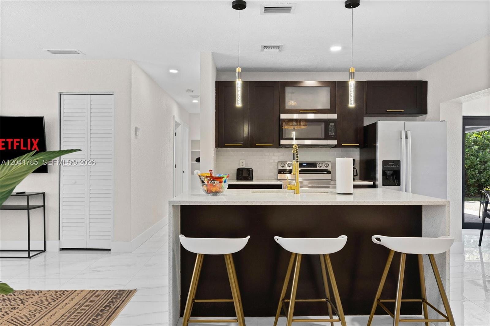 710 SW 70th Avenue — photo 3
