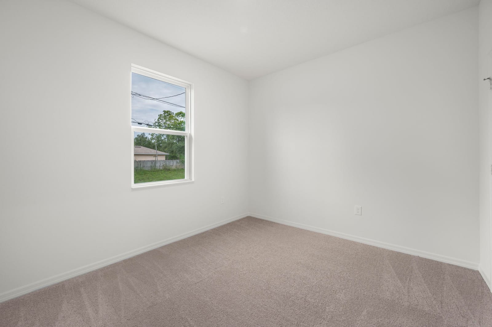 1613 SE Grapeland Avenue — photo 12