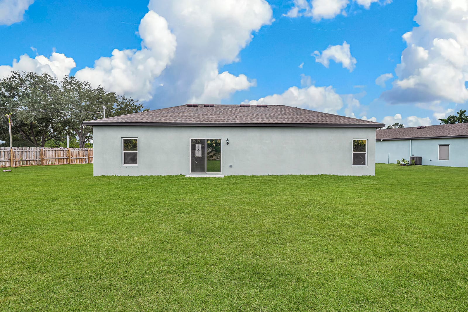 1613 SE Grapeland Avenue — photo 3