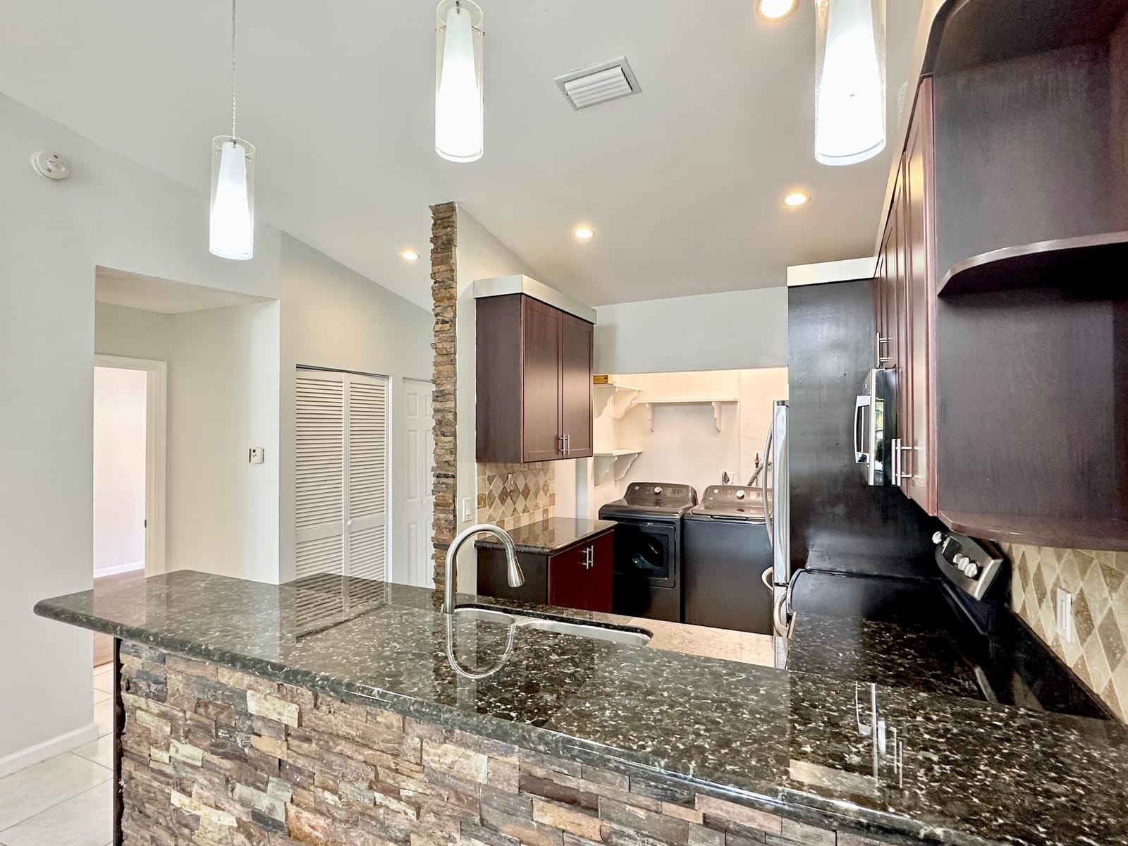 1917 NW 94th Avenue 204a, Coral Springs, FL 33071 photo 3