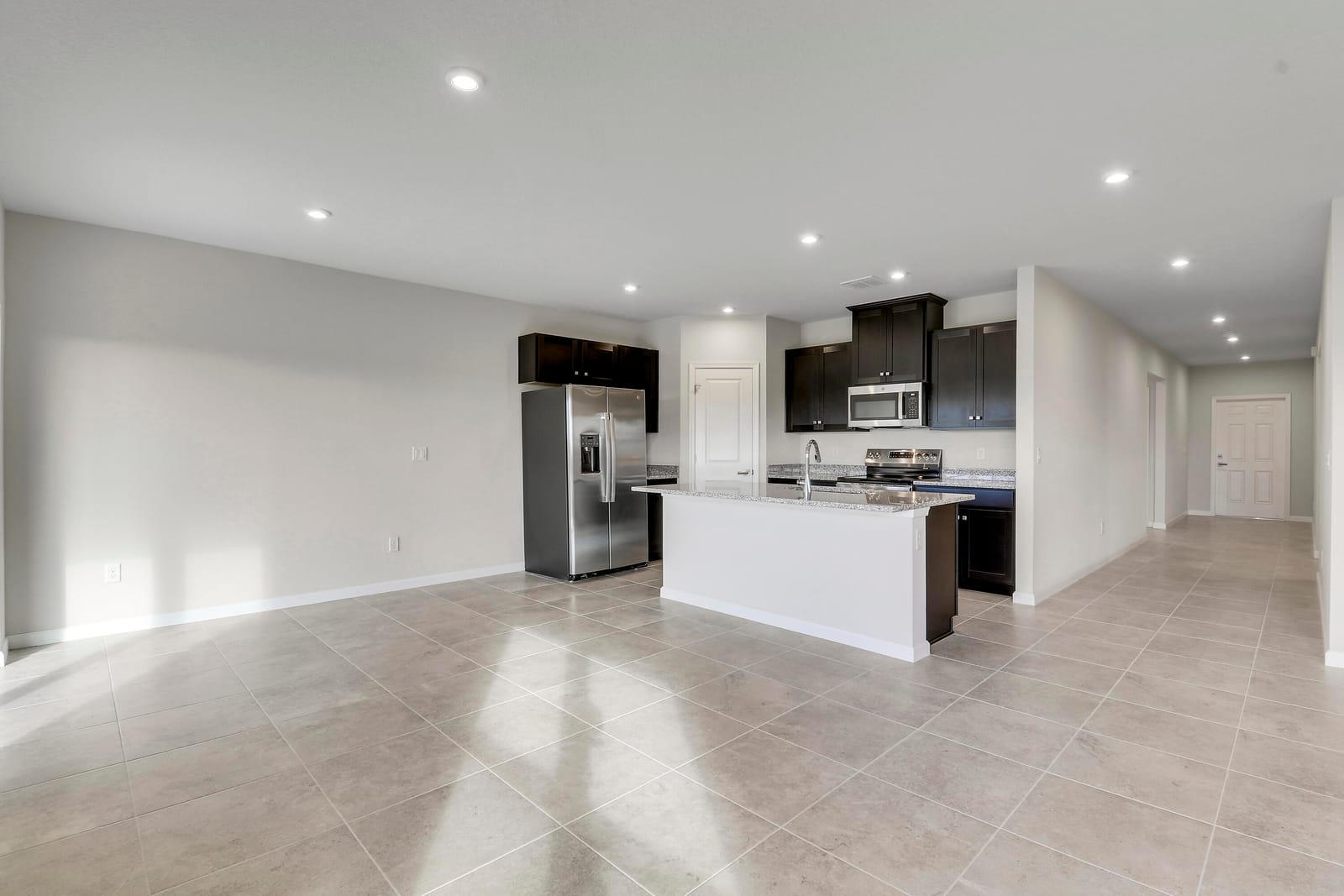 15404 SW American Street — photo 12