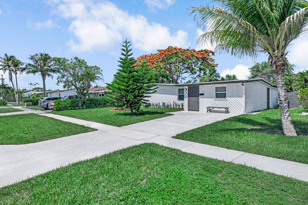 12063 Acapulco Avenue — photo 2