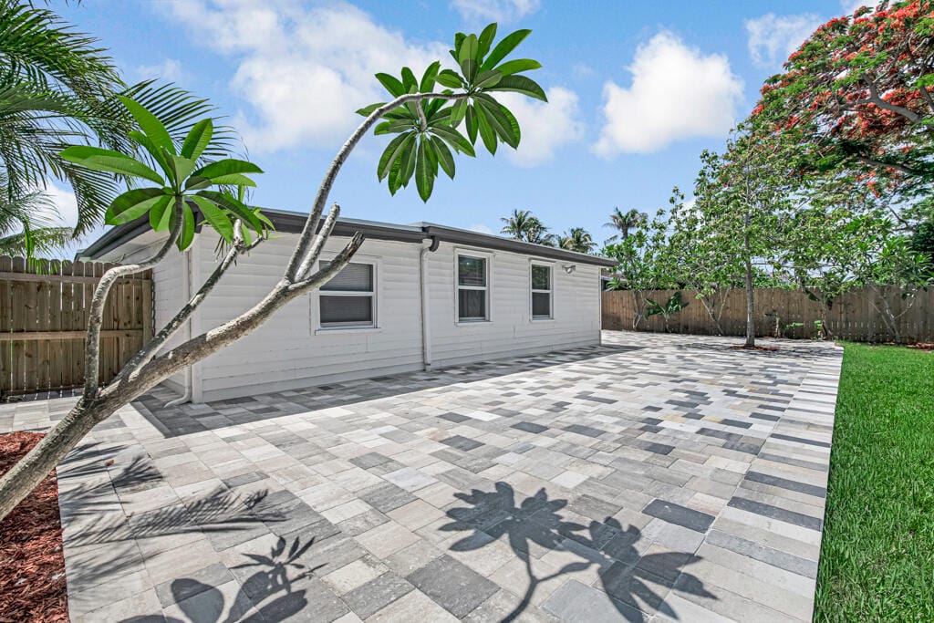12063 Acapulco Avenue — photo 12